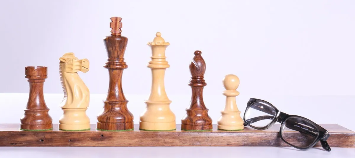 6" Rosewood Chessmen