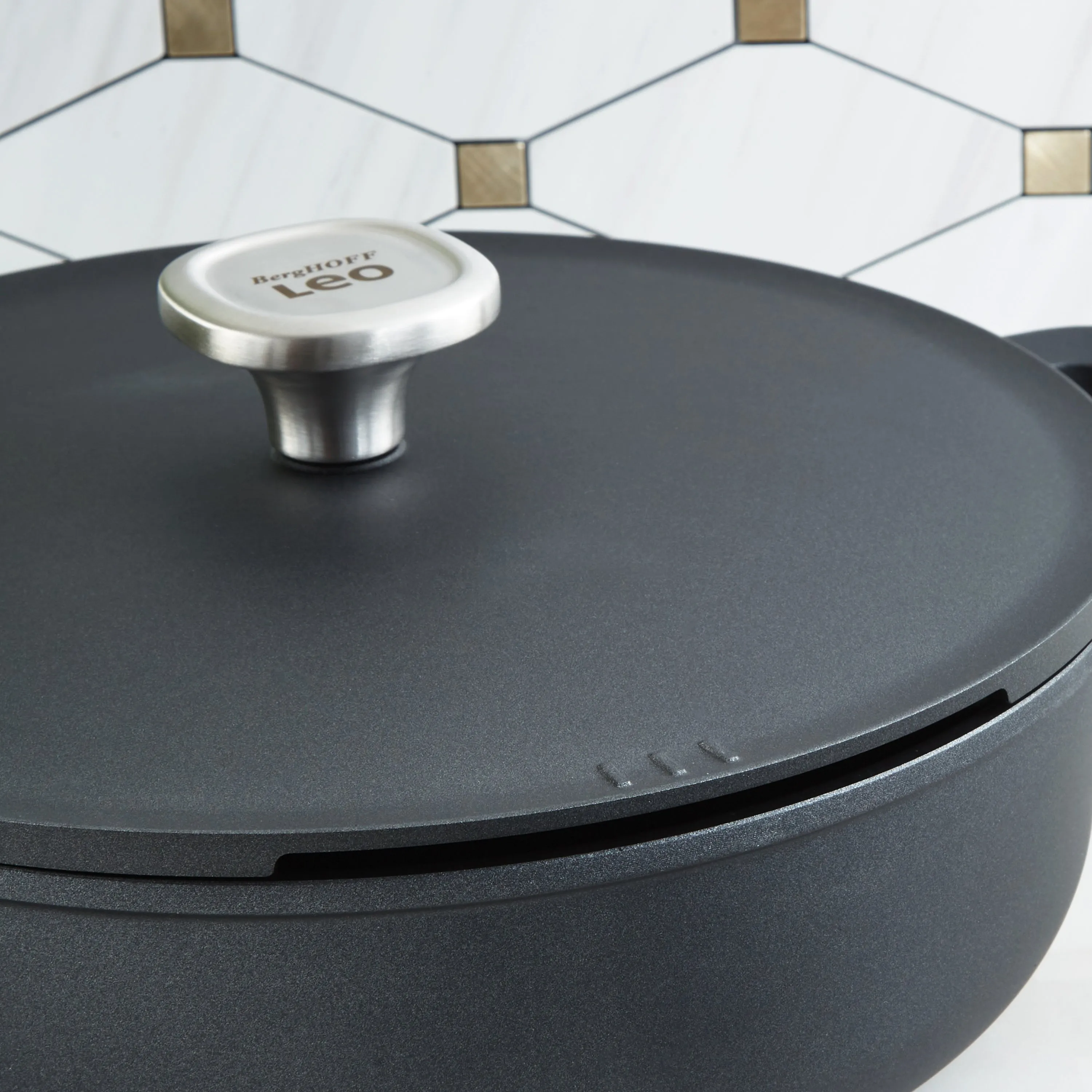 BergHOFF Leo Phantom Nonstick Ceramic 11" Saute Pan 5qt., Recycled