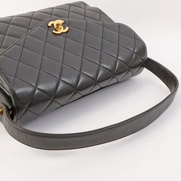 Chanel Around 1997 Made V Flap Turn-Lock Handle Bag Black