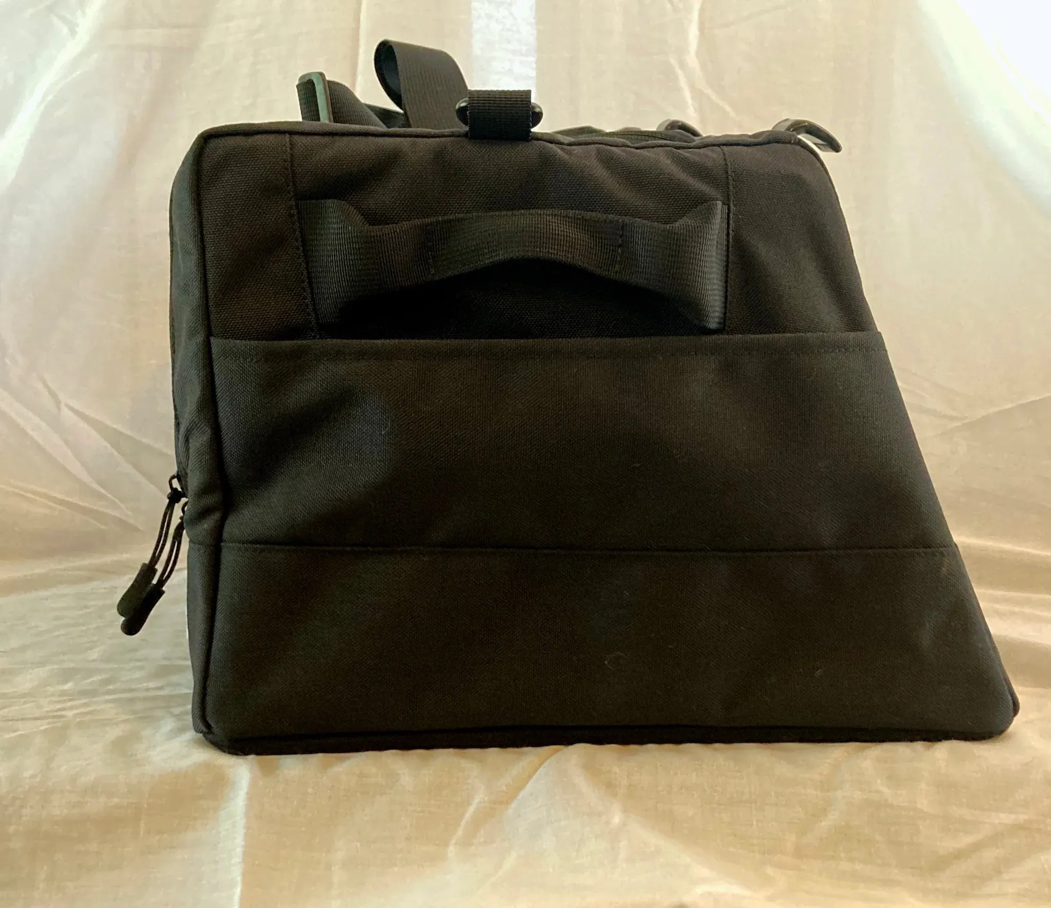 Van Wife 18" Hanging Bag