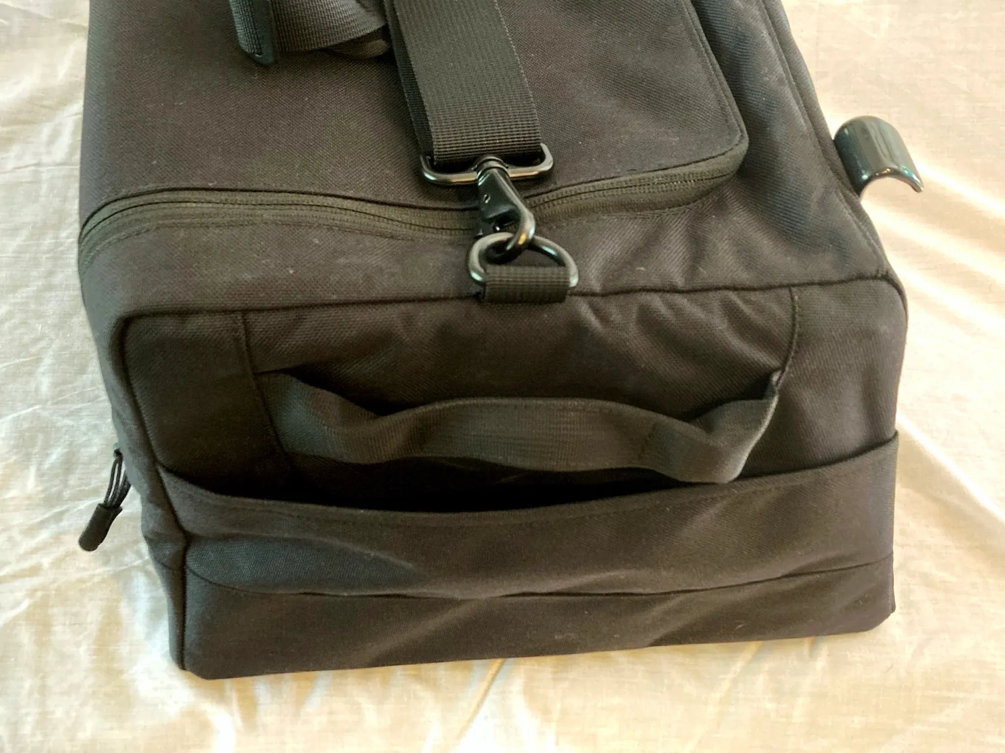 Van Wife 18" Hanging Bag