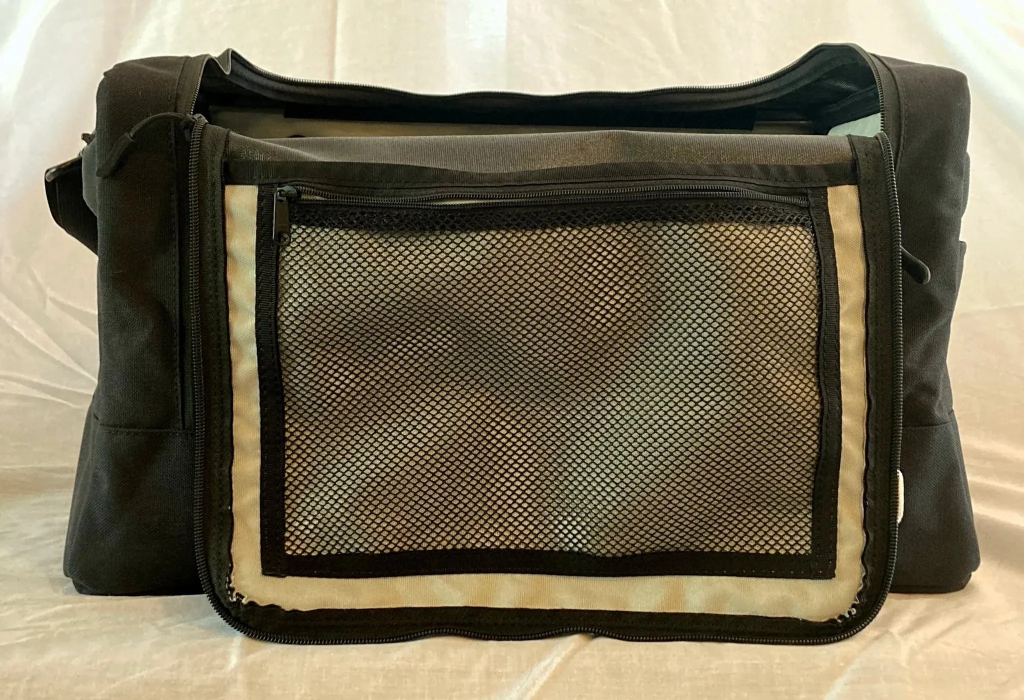 Van Wife 18" Hanging Bag