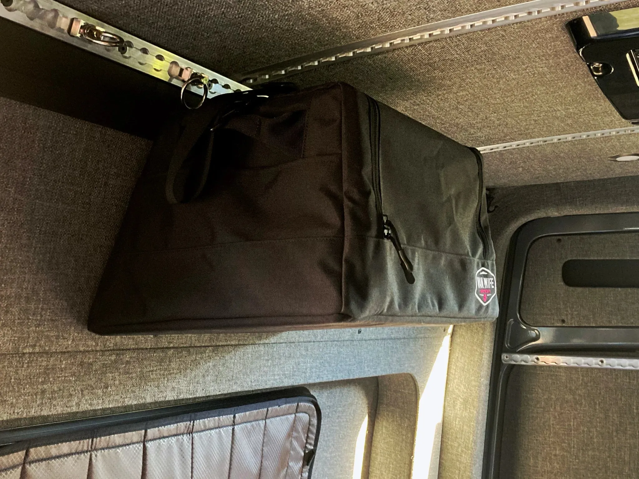 Van Wife 18" Hanging Bag