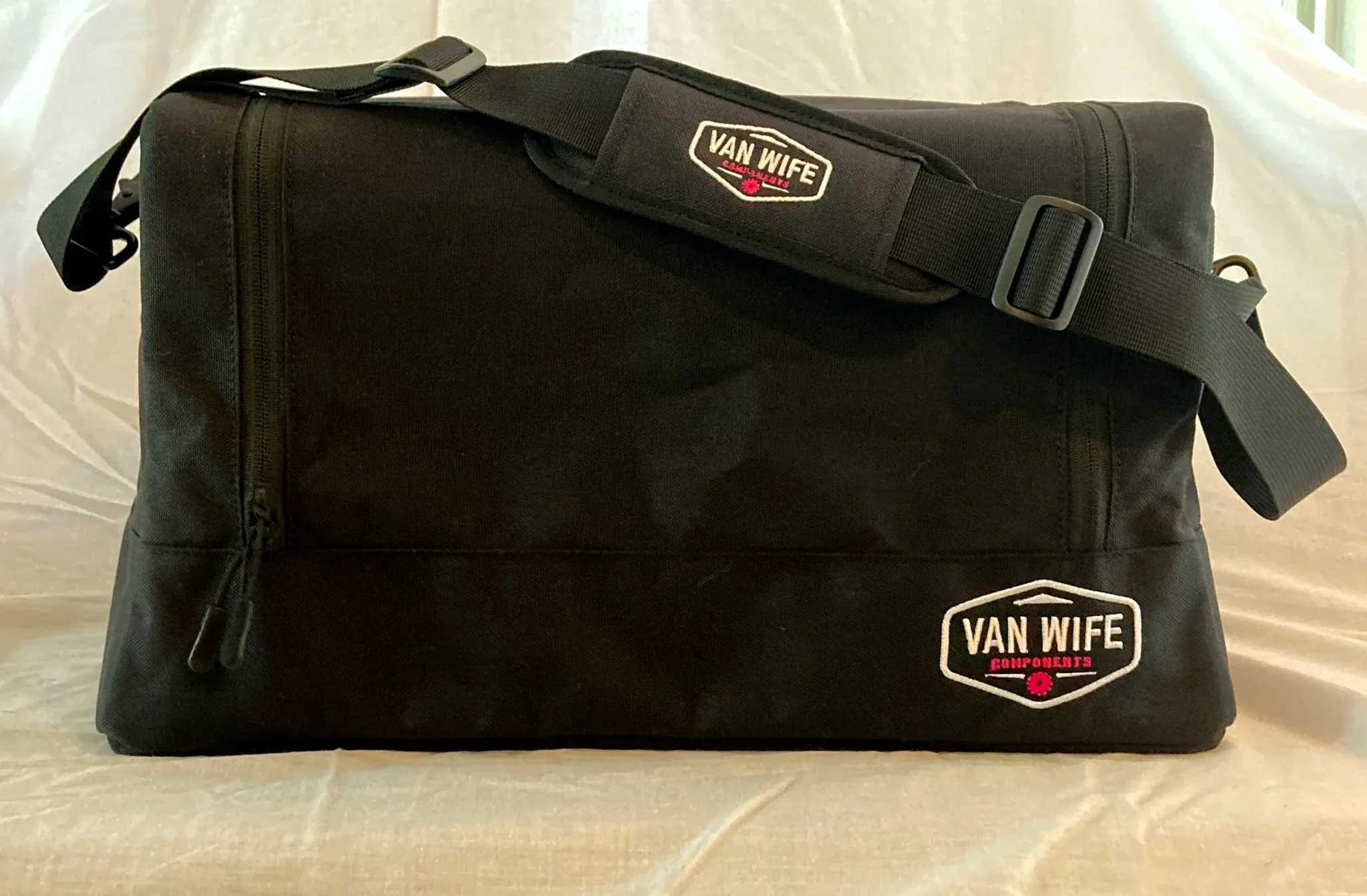 Van Wife 18" Hanging Bag